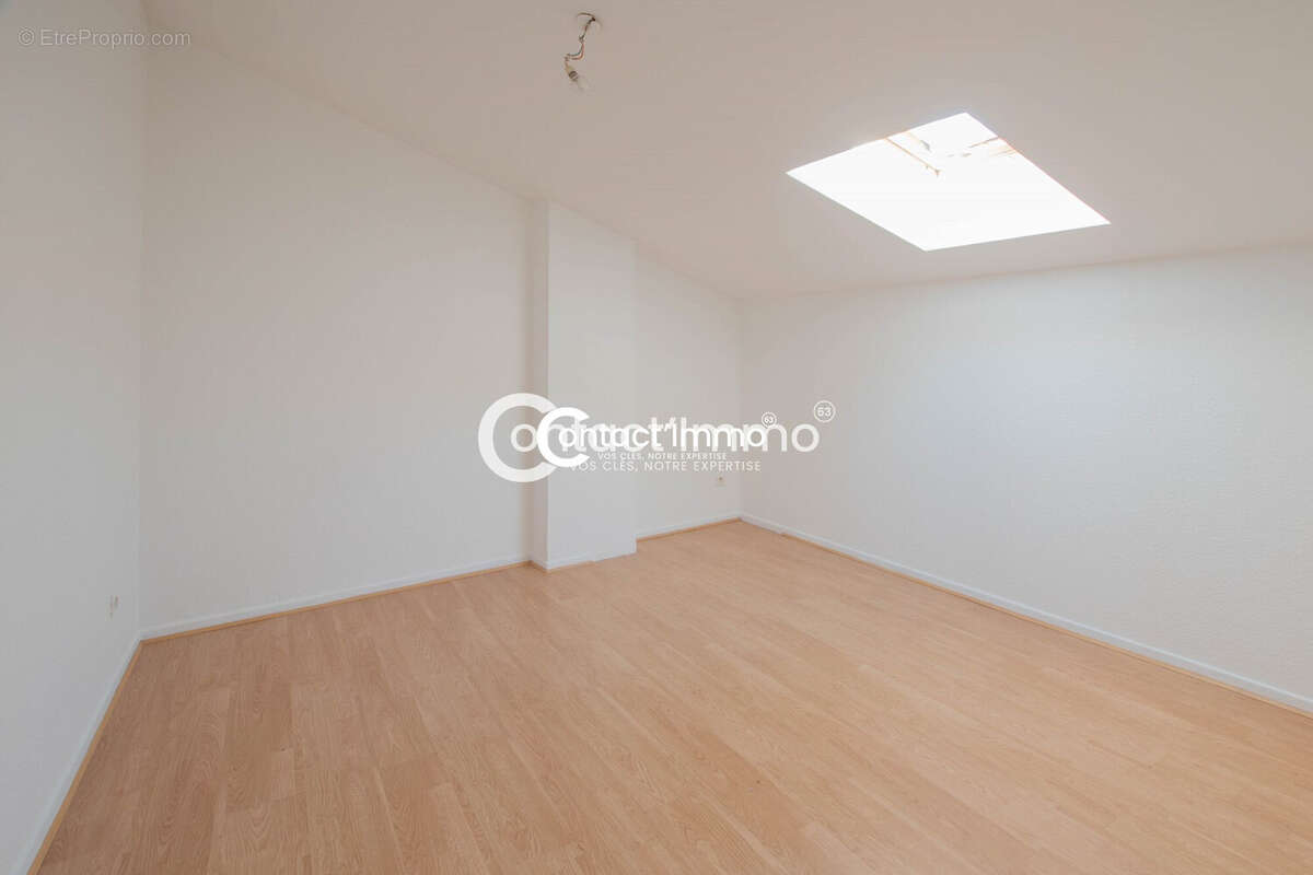 Appartement à VIC-LE-COMTE