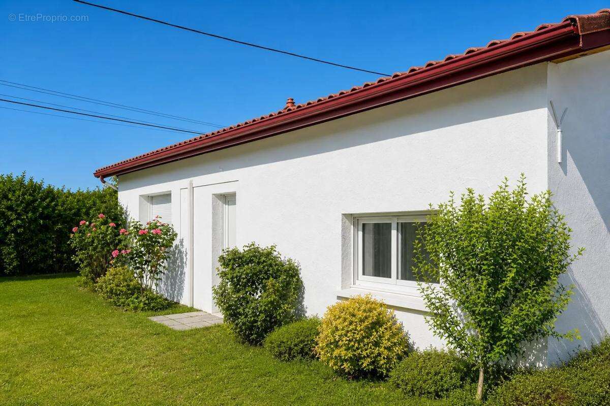 2 Maisons 1) 13 pièces de 476 m²
 2)58 m2 indépendante Cagnotte - photo 24
