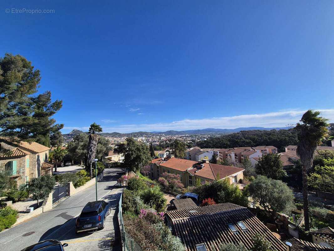 Appartement à HYERES