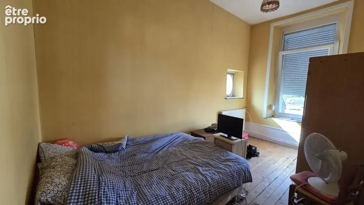 Maison bourgeoise à rénover avec de grandes dépendances située à Wignehies - photo 9