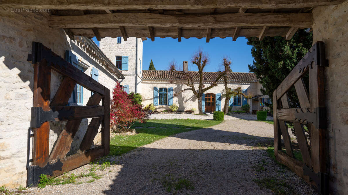Maison à MONTCUQ