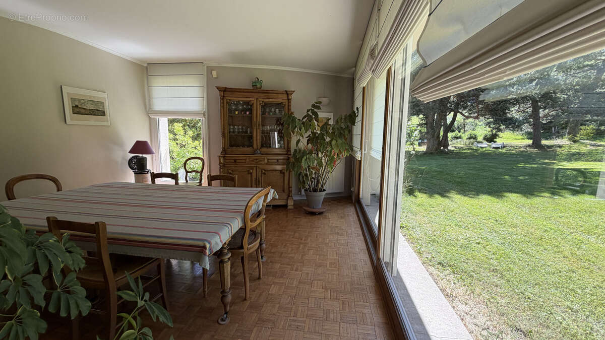 Belle maison d'archi année 70 à marlhes (42) de 214 m2 hab. sur terrain de 6 325 m2 - photo 15