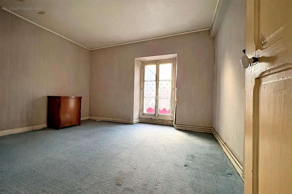 Maison à LA CELLE-SUR-MORIN