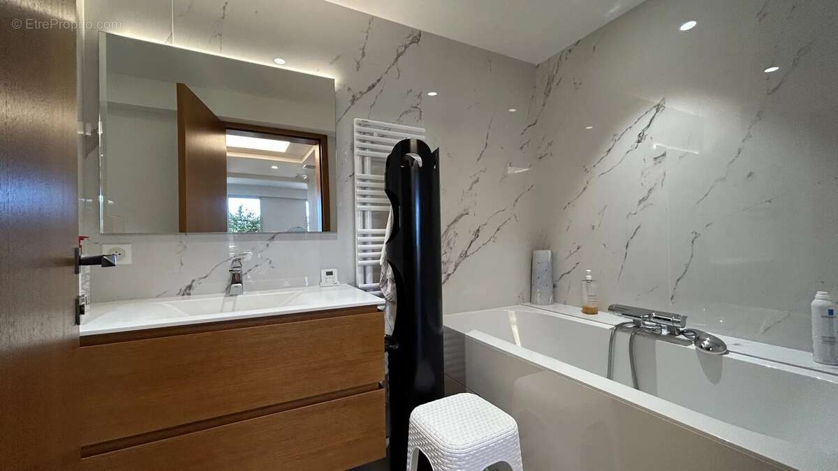 Appartement à MANDELIEU-LA-NAPOULE