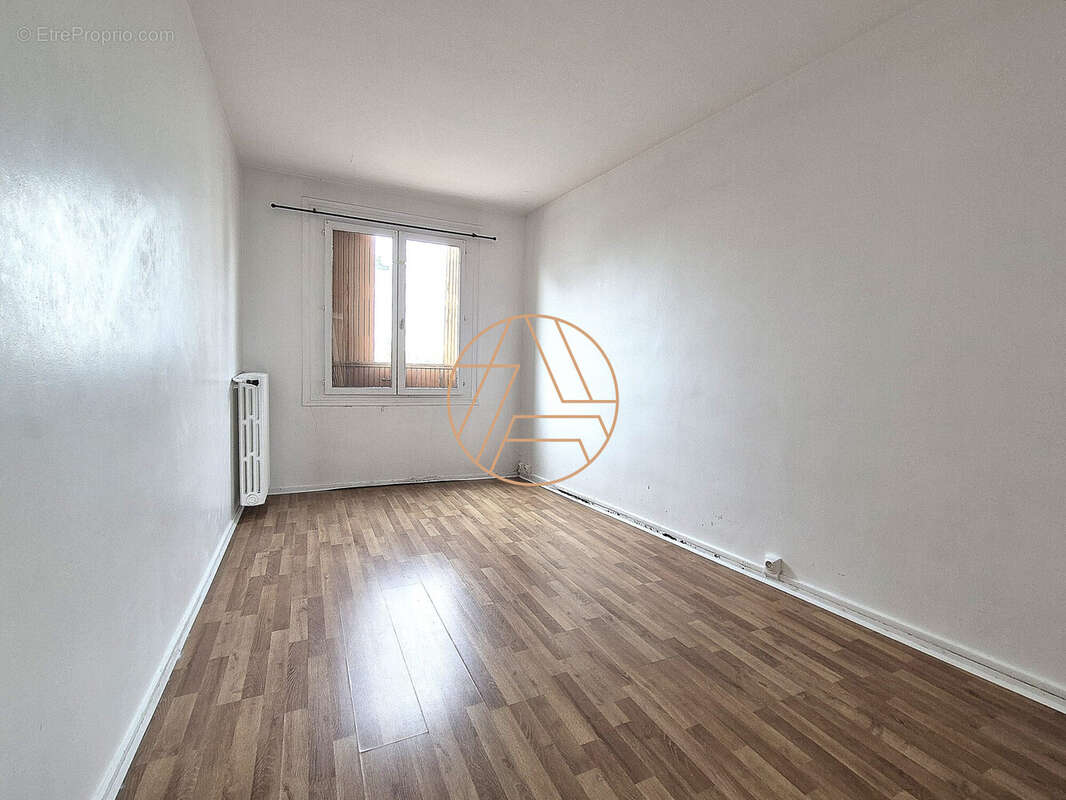 Appartement à SAINT-MAUR-DES-FOSSES