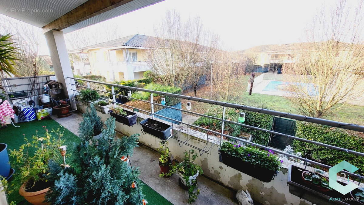 Appartement à CAZERES