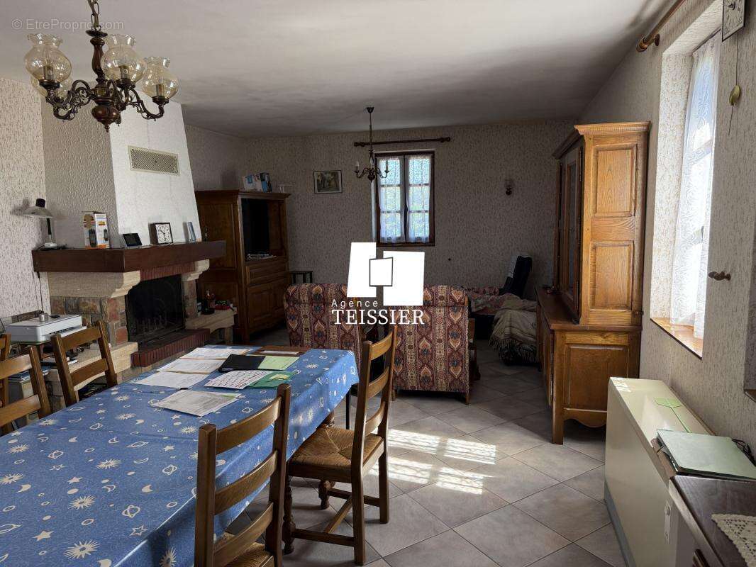 Maison à LABLACHERE