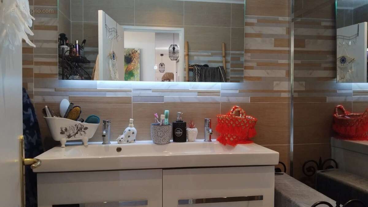 Appartement à MARSEILLE-9E