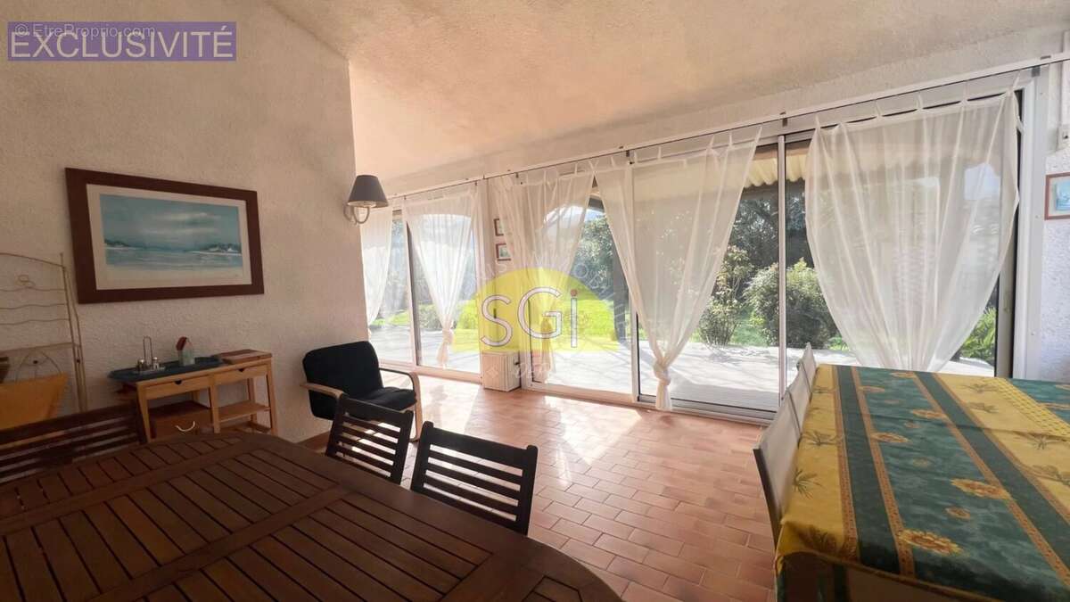 Maison à SAINT-GENIS-DES-FONTAINES