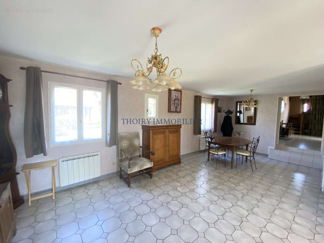 Maison à THOIRY