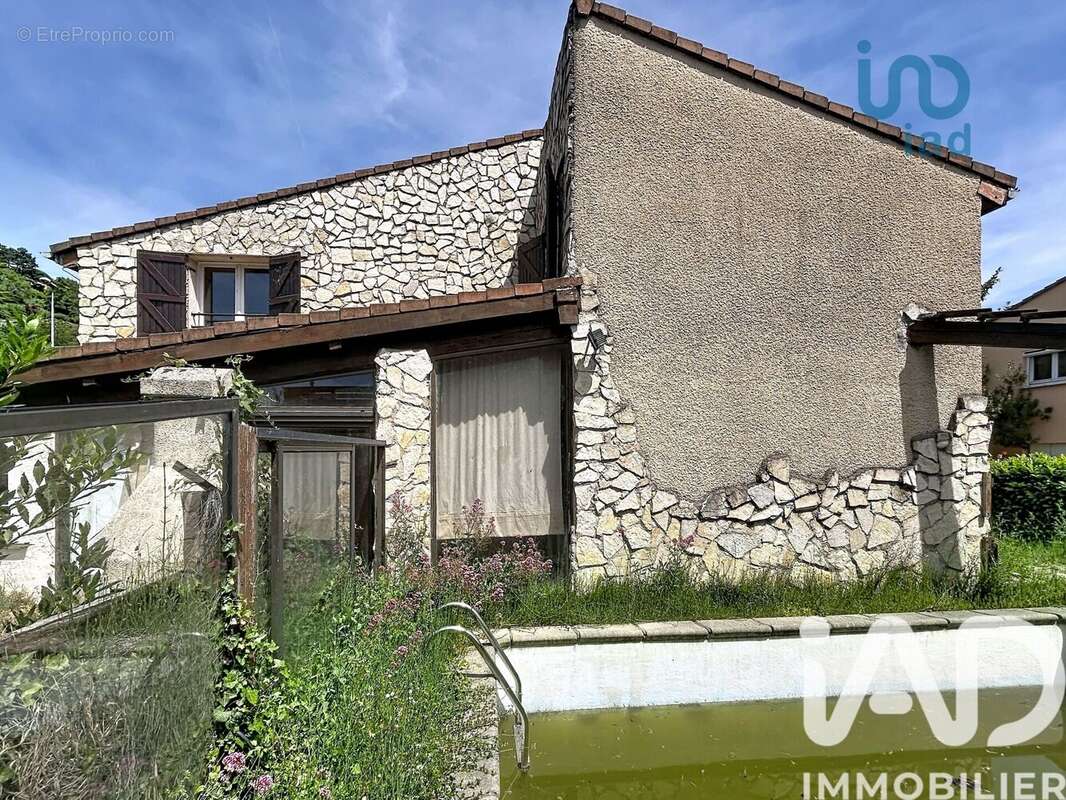 Maison 105 m² à Saint-Jean-De-Muzols  - photo 2
