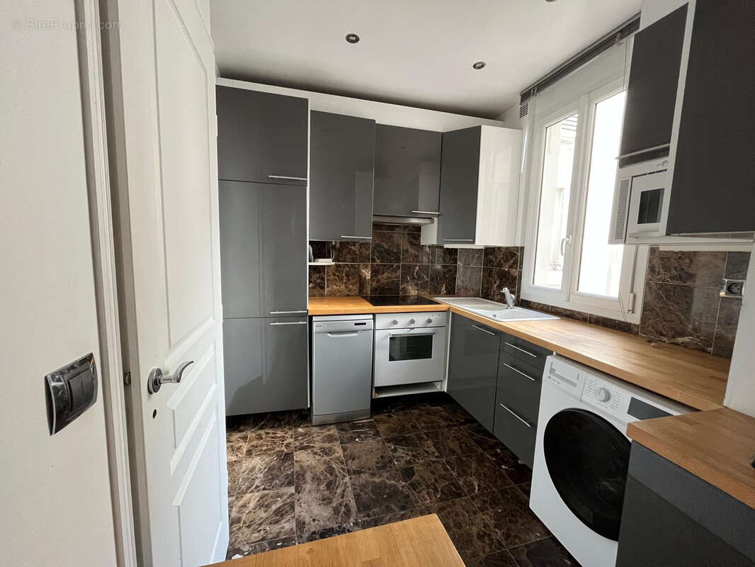 Appartement à PARIS-18E