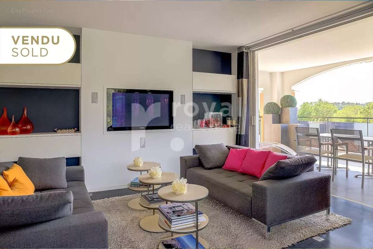Appartement à MOUGINS