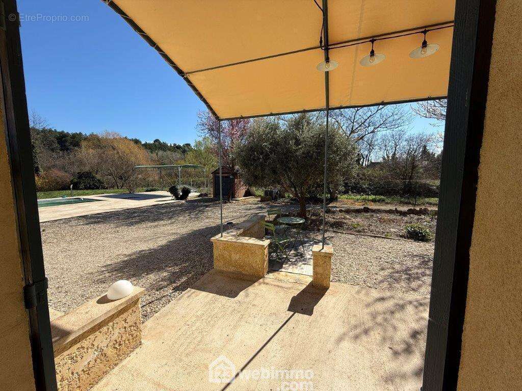 Terrasse pour la chambre d'hôte - Maison à BEDOIN