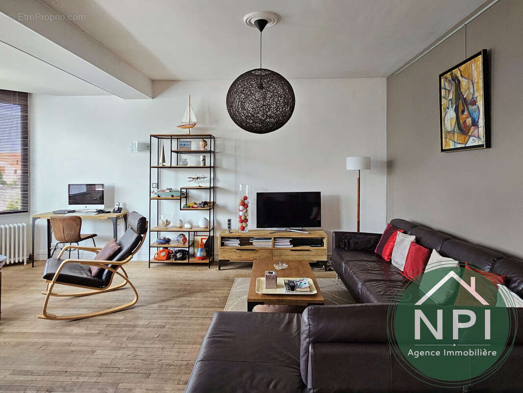 Maison à VAUX-LE-PENIL