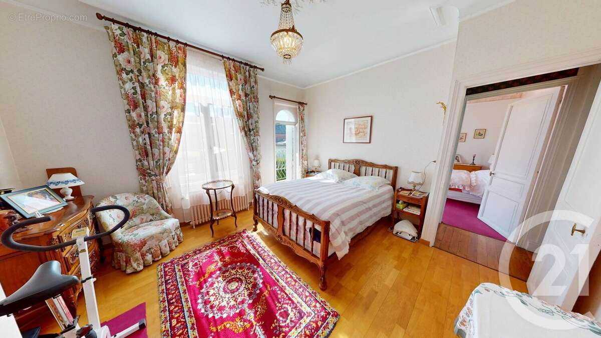 Maison à SAINT-QUENTIN