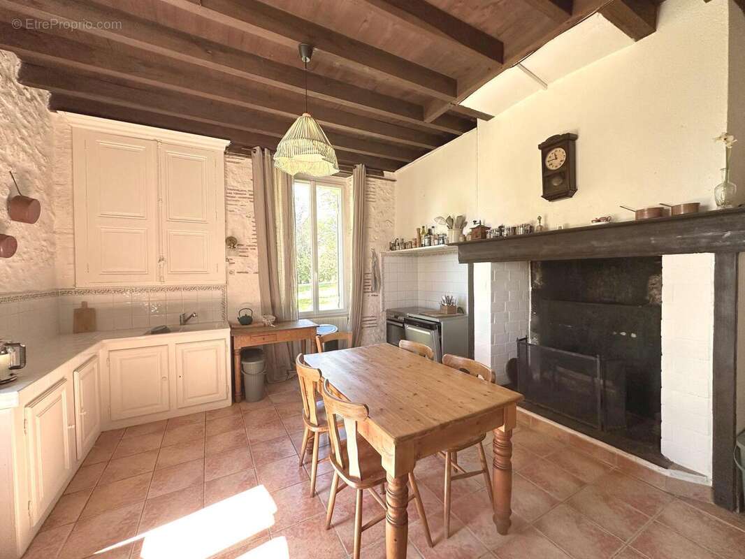 Maison à MONBAHUS