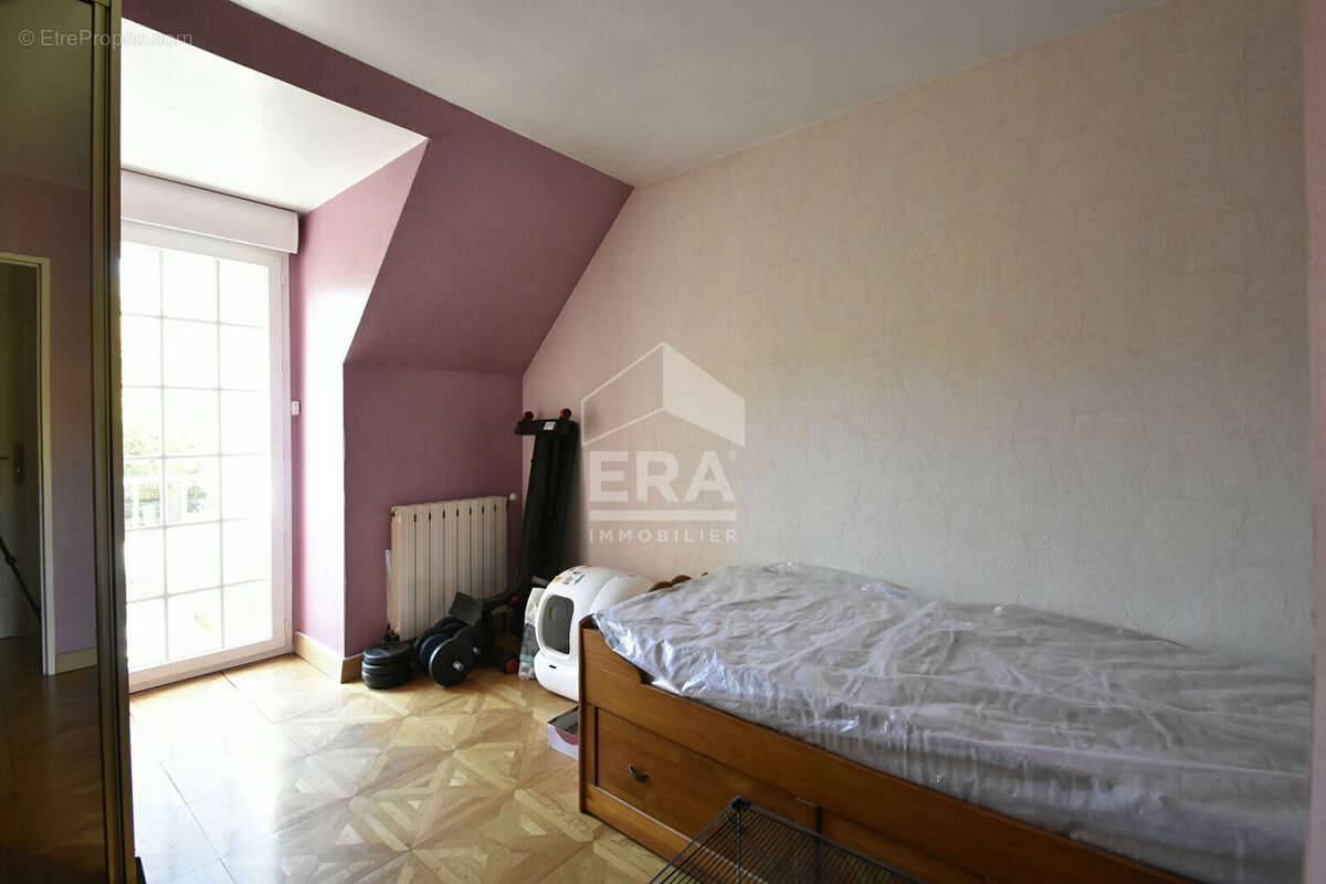 Maison à NEAUPHLE-LE-CHATEAU