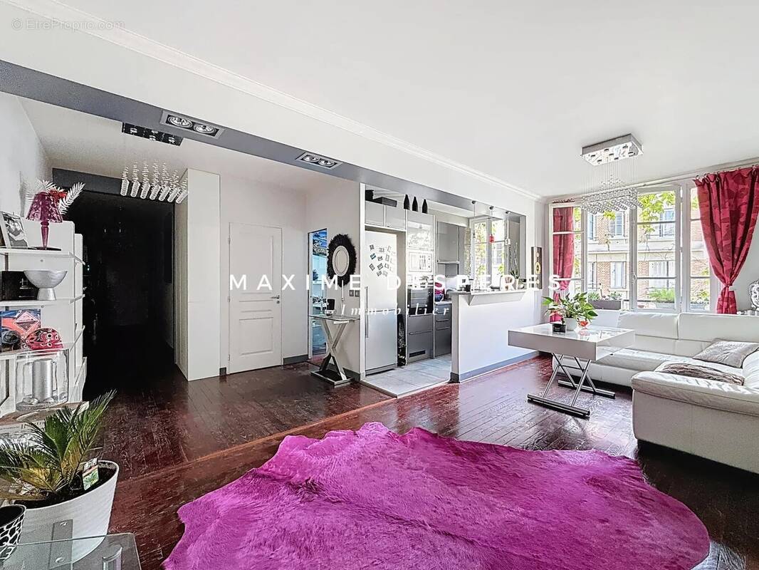 Appartement à PARIS-17E