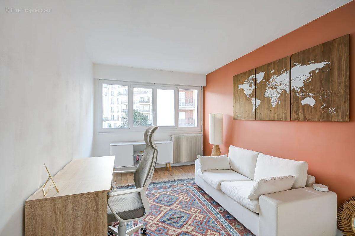 Appartement à LA GARENNE-COLOMBES