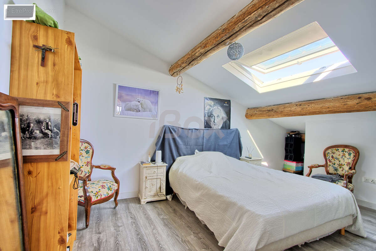 Appartement à SOLLIES-VILLE