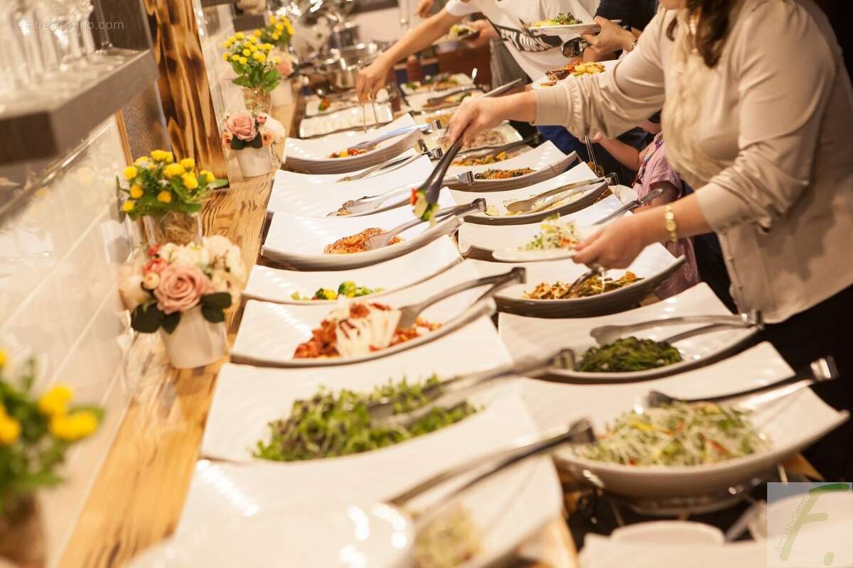 Commerce à CRUSEILLES