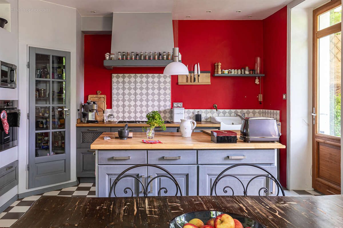 Maison à NEUVILLE-SUR-SAONE