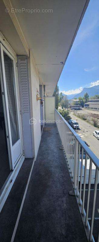 Appartement T3 avec séjour double – 72,13 m² – Balcon – Vue Vercors – Le Pont-de-Claix - photo 8