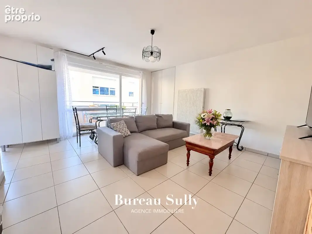 Lyon 69009  face clinique de la Sauvegarde Appartement  T3  64 m2 terrasse de 14,75 m2 vue dégagée garage rési - photo 5