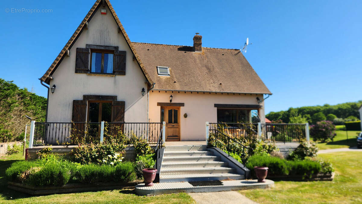 Maison à CHATEAUNEUF-EN-THYMERAIS