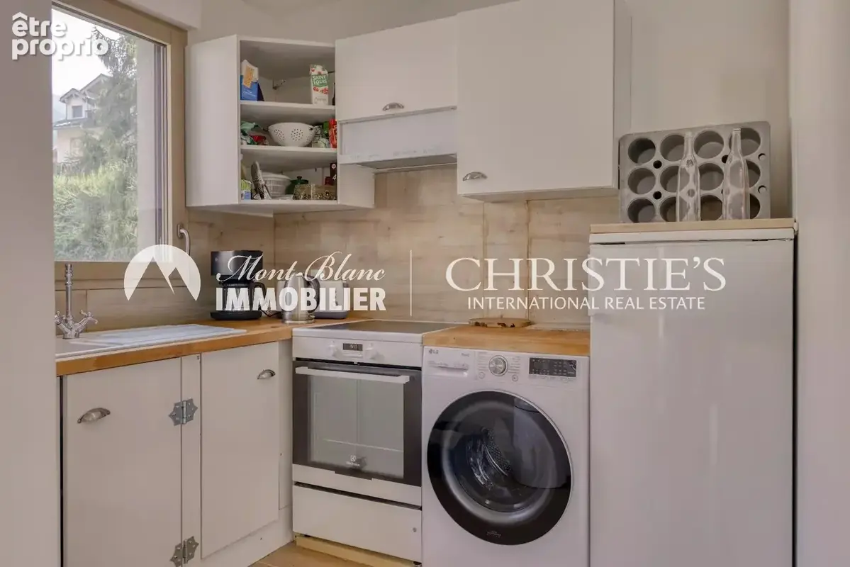 APPARTEMENT - centre village - photo 8