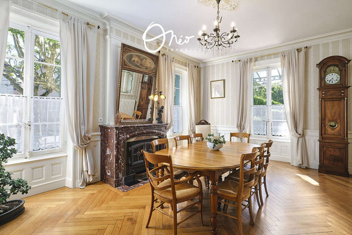 Maison à SAINT-SYMPHORIEN-D'OZON