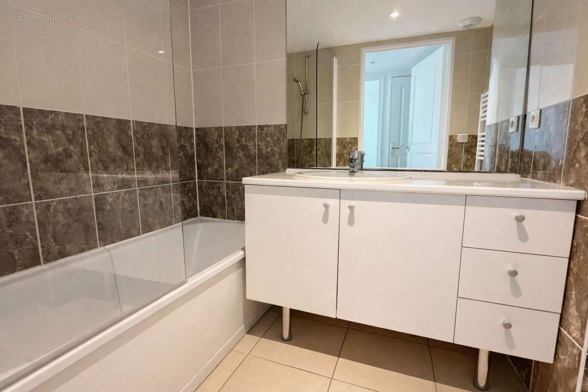 Appartement à MANDELIEU-LA-NAPOULE