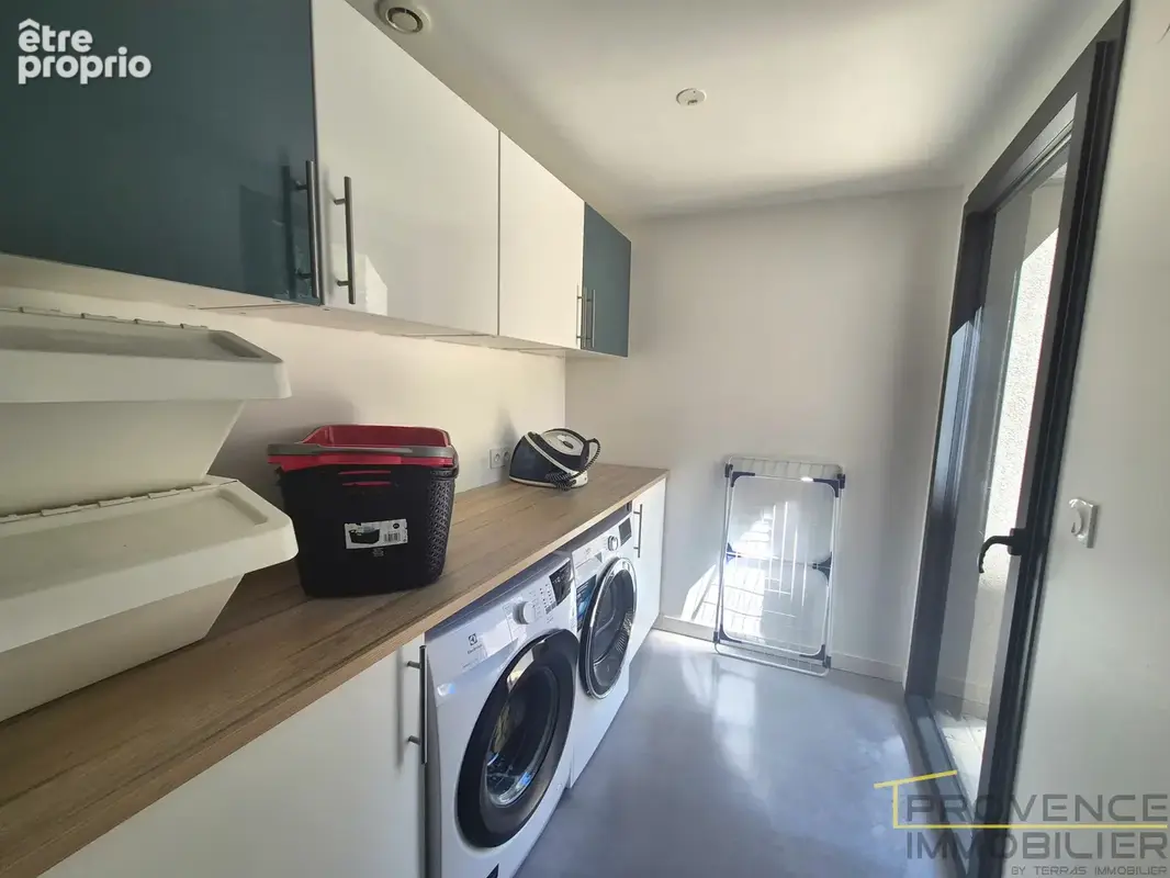 Maison à vendre à Montélimar   Villa familiale avec piscine, T2 indépendant, Grand garage   Les Catalins - photo 7