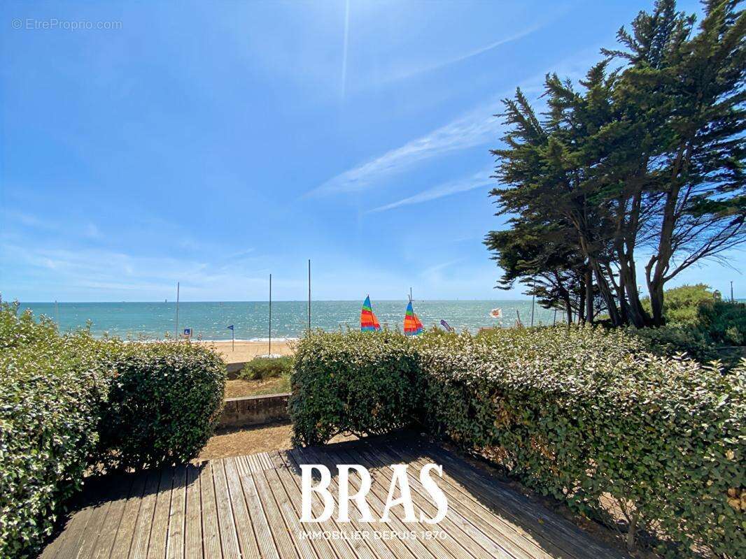 A vendre Appartement 3 pièces - 60 m² -Vue mer exceptionnelle - Accès direct à la plage de Sainte-Marguerite - photo 4