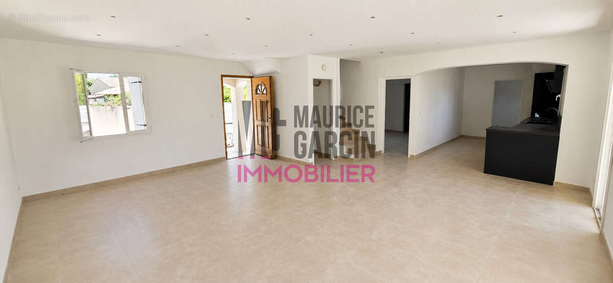 Maison 112 m² à Rochefort-Du-Gard  - photo 5
