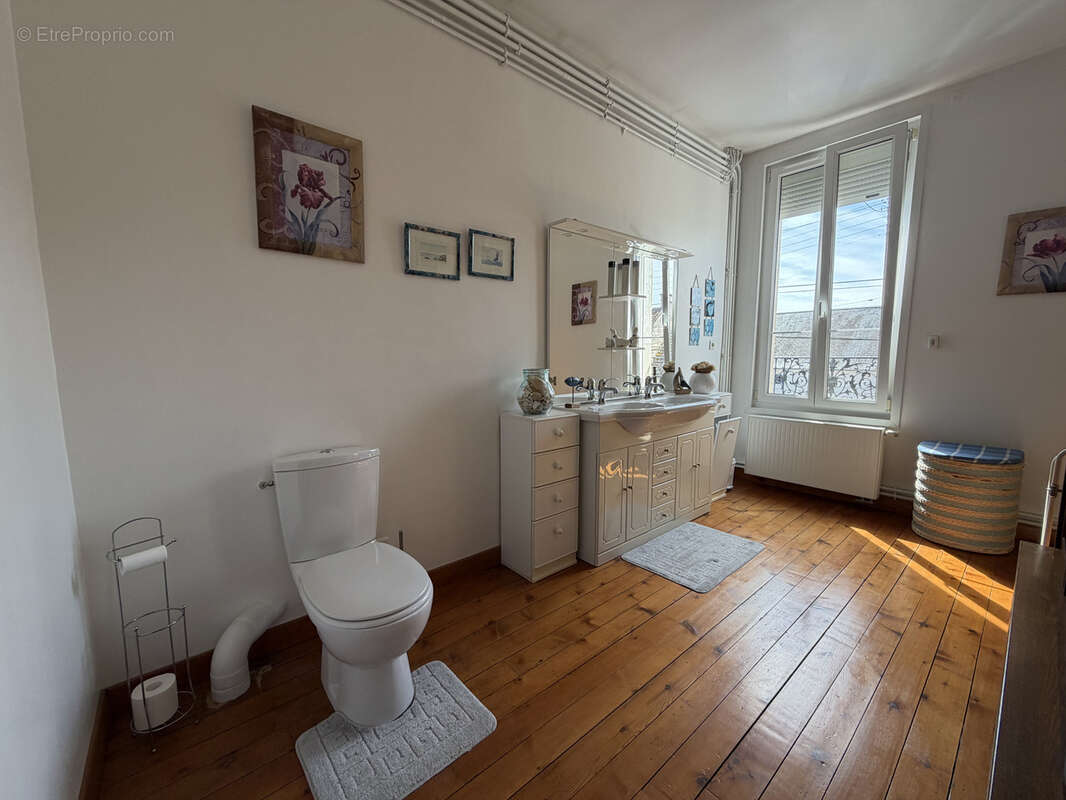 Maison avec dependances - photo 10