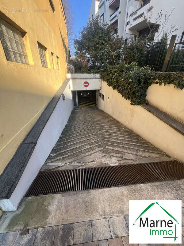 Parking 12 m² à Strasbourg  - photo 2