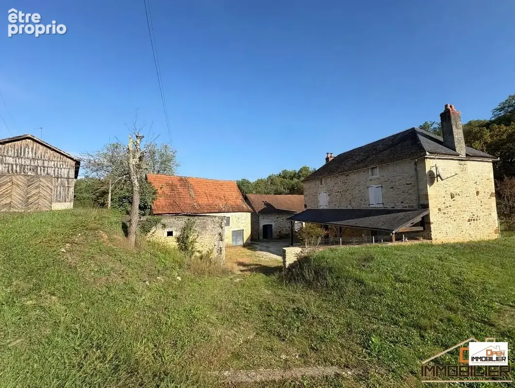 Maison 6 pièces 135 m² à vendre à Saint-Julien-De-Lampon (24370) - photo 1
