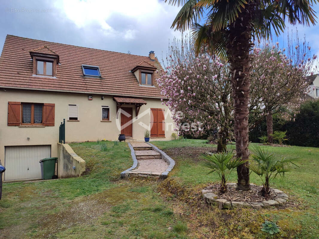 Maison à SAINT-FARGEAU-PONTHIERRY
