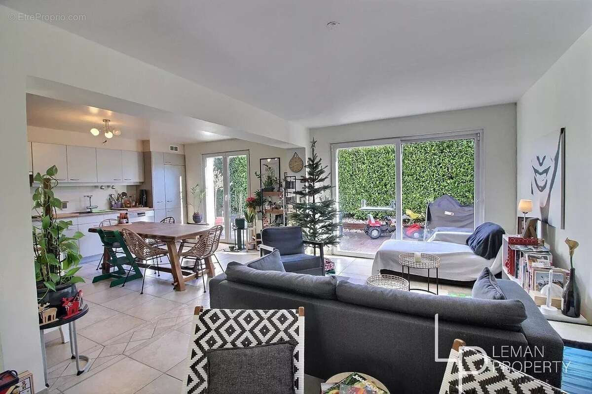 Maison à CHENS-SUR-LEMAN