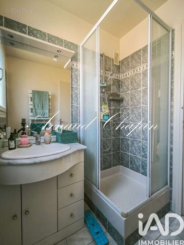 Photo 8 - Appartement à CHOISY-LE-ROI