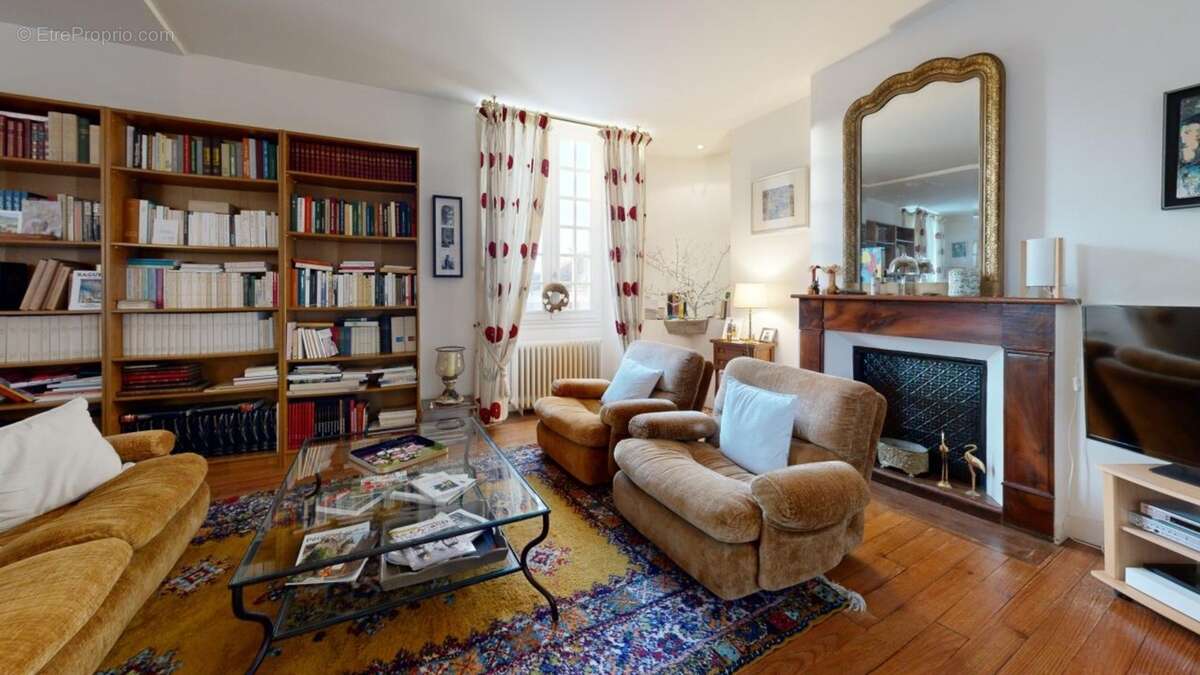 Salon 1er - Maison à SIORAC-EN-PERIGORD