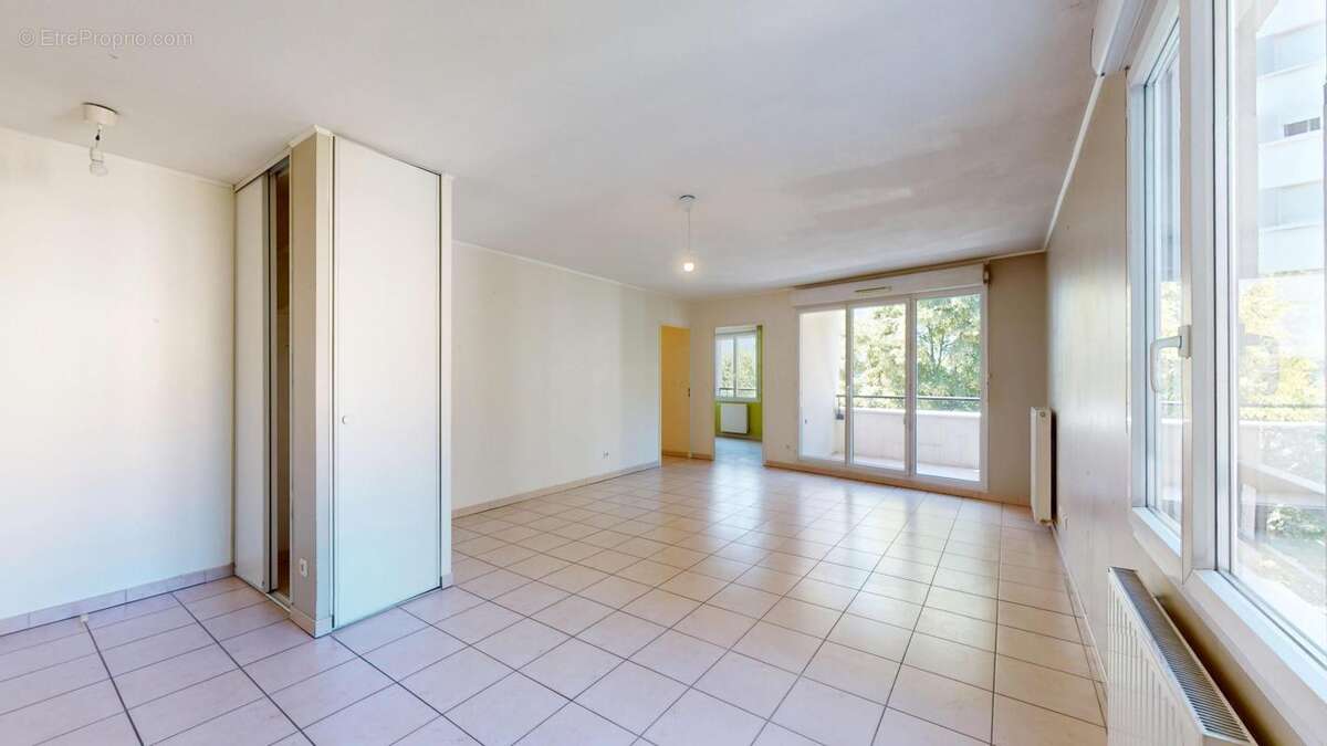  Lyon 9 - Vaise  T3 lumineux de 70.79m² avec balcon, cave et garage en option ! - photo 2