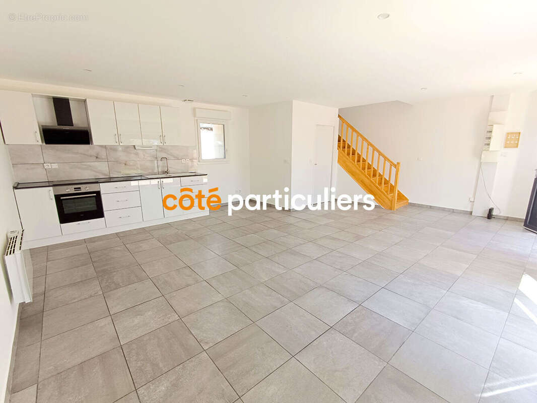 Maison  3 pièces 81 m2 - photo 2
