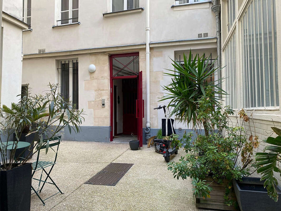 Autre à PARIS-3E