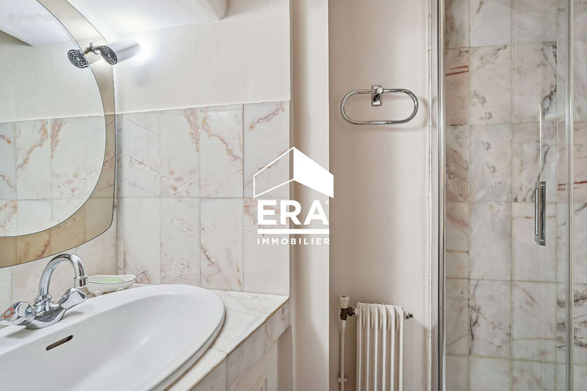 Appartement à PARIS-2E