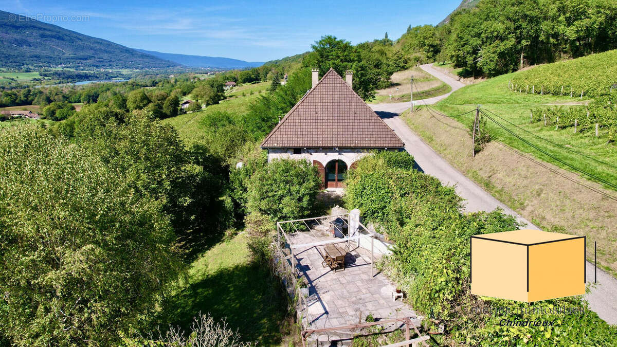 Maison à SERRIERES-EN-CHAUTAGNE