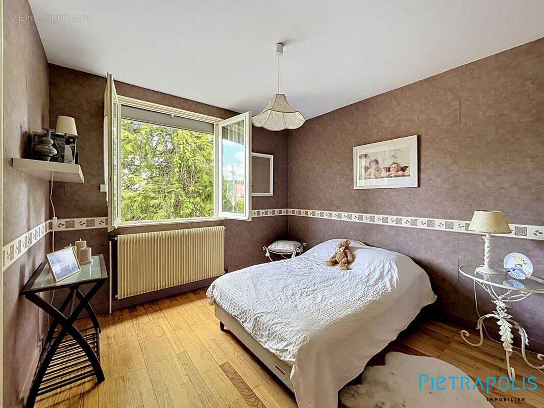 Maison 92 m² à Pontcharra-Sur-Turdine  - photo 9