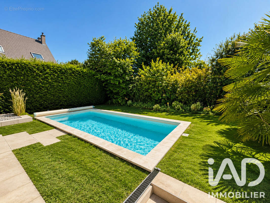 Maison 160 m² à Sainte-Genevieve-Des-Bois  - photo 3